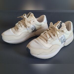 NWOB Saucony Women's 7 Jazz NXT Trainers